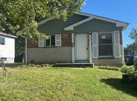 1227 Peggy Ct in St. Louis, MO - Building Photo