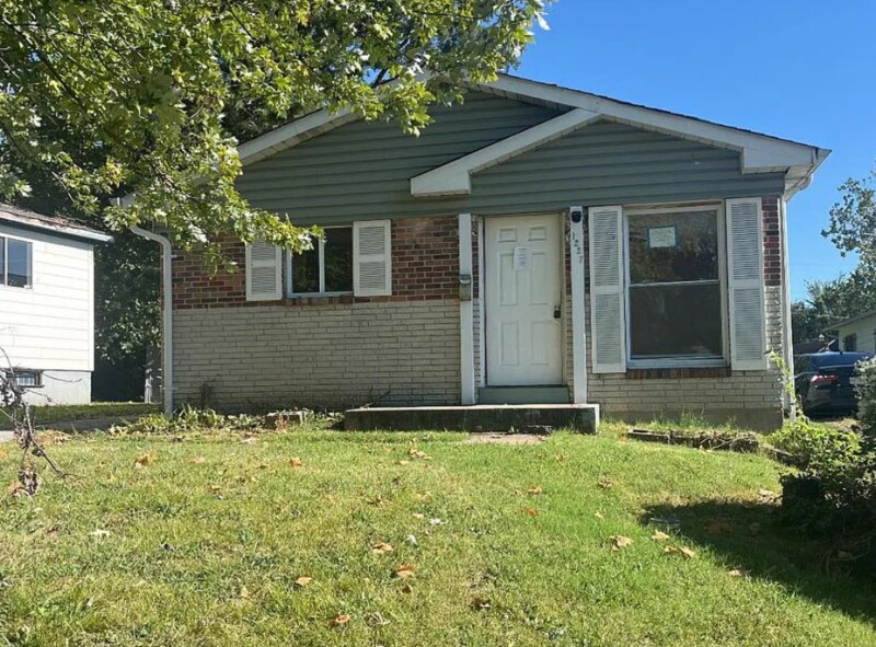 1227 Peggy Ct in St. Louis, MO - Building Photo