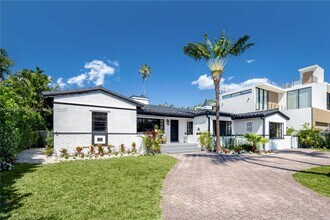 118 E 3rd Ct in Miami Beach, FL - Building Photo - Building Photo