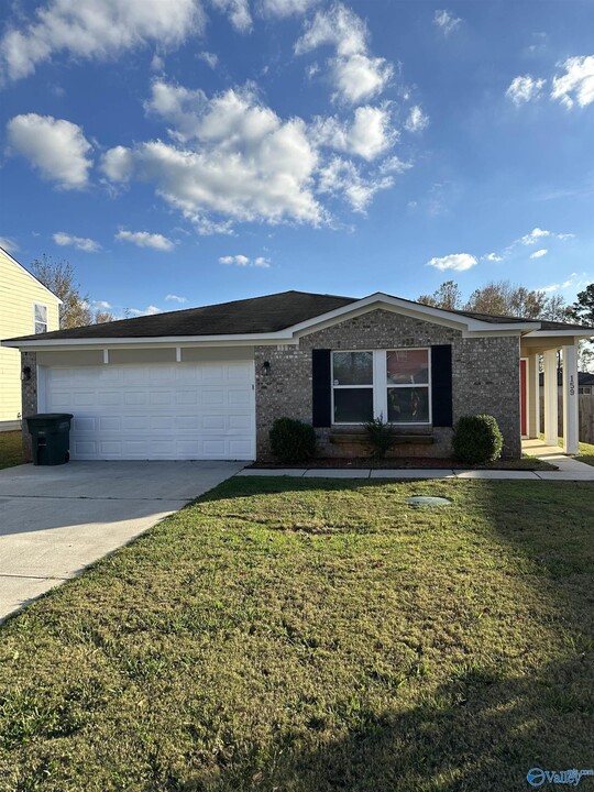 159 Bayside Ln in Toney, AL - Building Photo