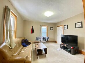 137 Marcella St, Unit 3 in Boston, MA - Building Photo - Building Photo