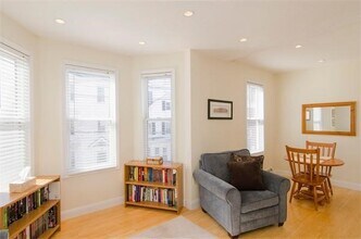 154 Boylston St in Boston, MA - Building Photo - Building Photo