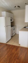 4611 Bayshore Dr, Unit O8 in Naples, FL - Building Photo - Building Photo