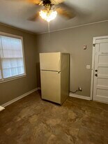 36 N Easy St in Statesboro, GA - Building Photo