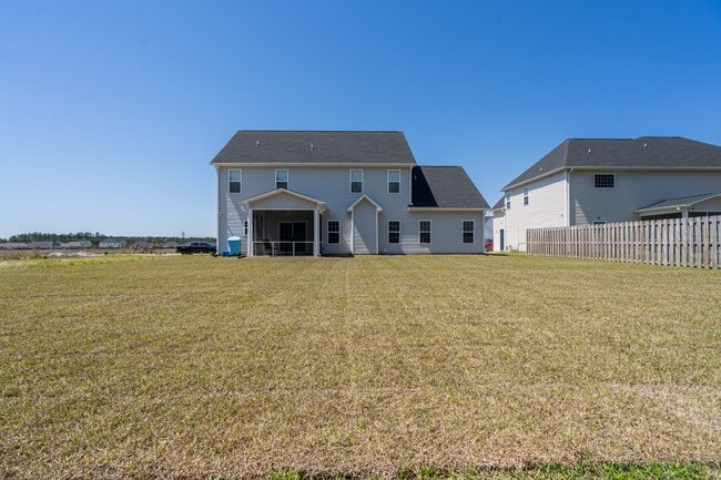 595 Appalachian Trl S in Jacksonville, NC - Building Photo - Building Photo