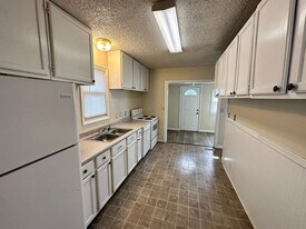 4613 NE 46th St in Kansas City, MO - Building Photo