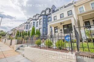 423 Newton Pl NW in Washington, DC - Building Photo