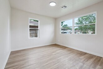 5408 S Youngs Pl in Oklahoma City, OK - Building Photo - Building Photo