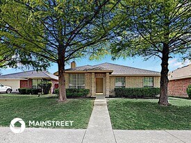 1237 Nancy Ln in Lancaster, TX - Building Photo