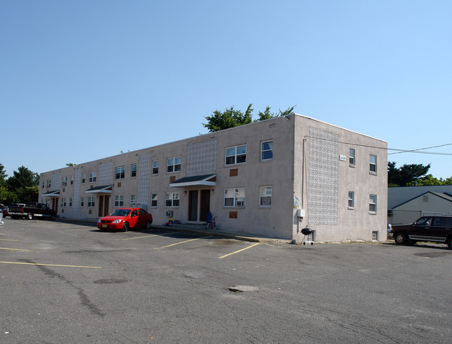 Oak Run Apartments in Lindenwold, NJ - Building Photo - Building Photo