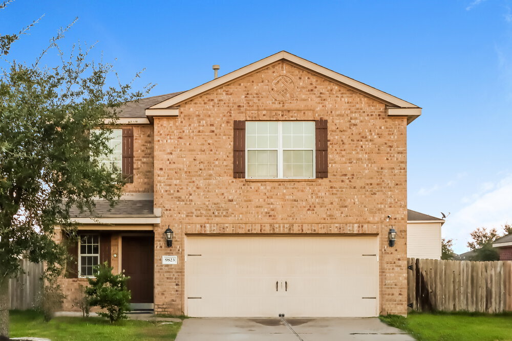 9823 Garnet Springs Dr in Rosharon, TX - Foto de edificio