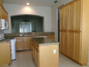 1561 Beck Cir in Stockton, CA - Building Photo - Building Photo