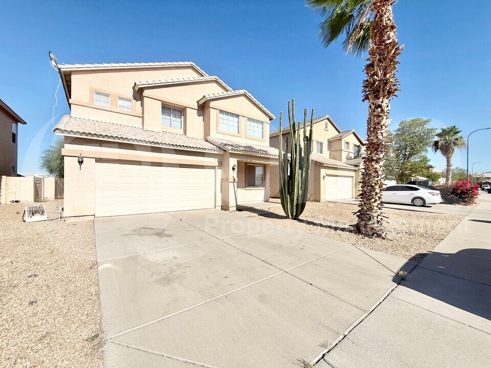 1945 N 103rd Dr in Avondale, AZ - Building Photo
