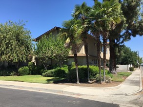 Driftwood Apartments in Clovis, CA - Building Photo - Building Photo