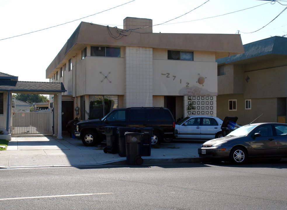 12712 Ramona Ave in Hawthorne, CA - Building Photo