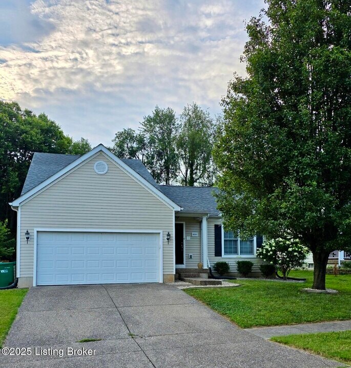 4503 Fallen Apple Ln in Louisville, KY - Building Photo