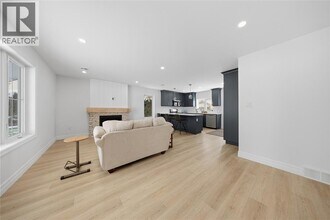 6544 Waterworks Rd in Sarnia, ON - Building Photo - Building Photo