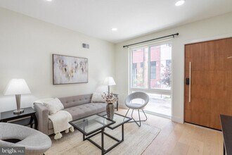 622 McClellan St in Philadelphia, PA - Building Photo - Building Photo