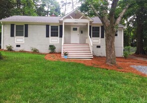 4922 Baylor Dr in Charlotte, NC - Building Photo