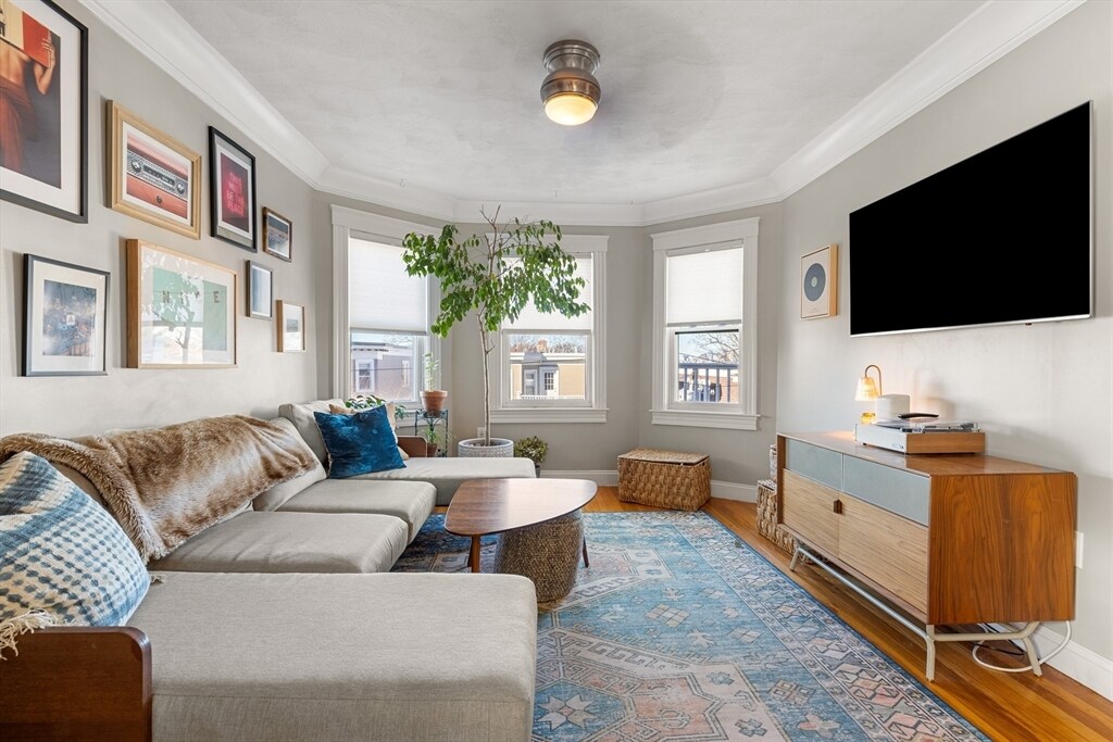 24 Thelma Rd in Boston, MA - Building Photo