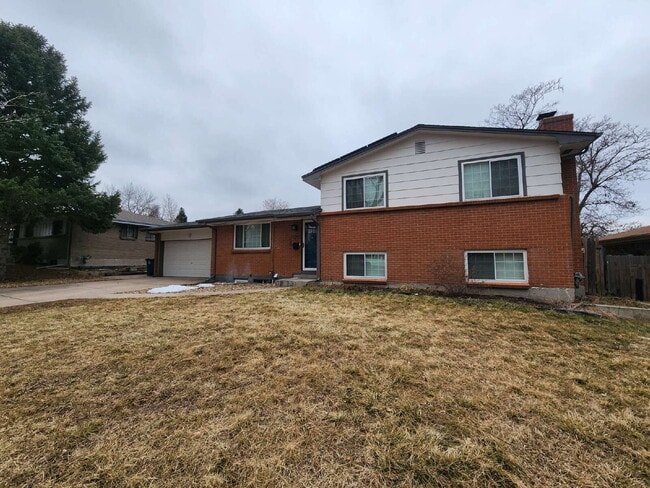 1547 S Jamaica St in Aurora, CO - Foto de edificio - Building Photo