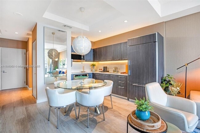45 SW 9th St, Unit 4204 in Miami, FL - Building Photo - Building Photo