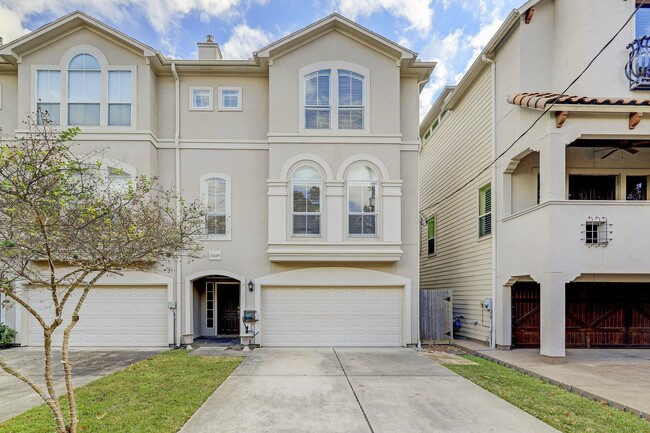 property at 5609 Lacy St