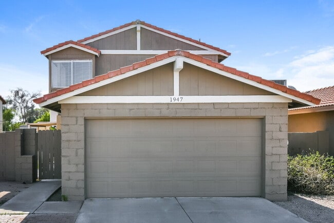 property at 1947 N Blackstone Dr