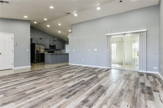 1054 Summer Glen Dr in Winter Haven, FL - Building Photo - Building Photo
