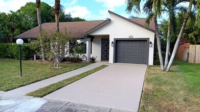5325 Havasu Ct in Greenacres, FL - Building Photo - Building Photo