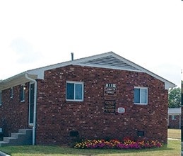 Camel Courts in Greensboro, NC - Foto de edificio - Building Photo