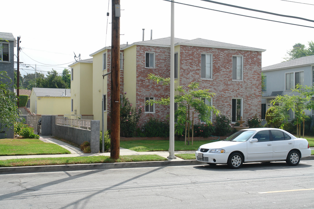 1832-1838 Scott Rd in Burbank, CA - Foto de edificio