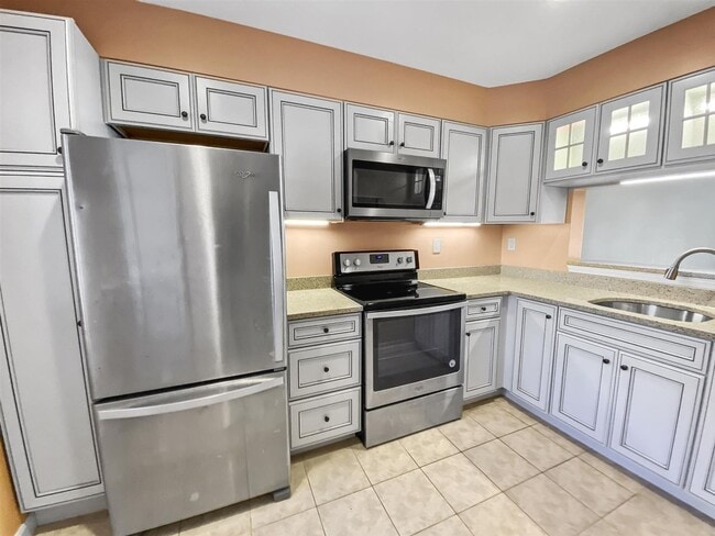 58 Juniper Dr in Hartford, VT - Building Photo - Building Photo
