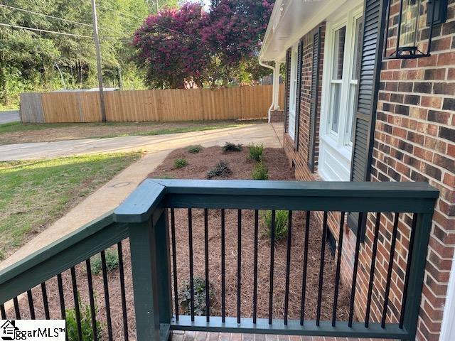 203 Pleasant Dr in Greer, SC - Building Photo - Building Photo