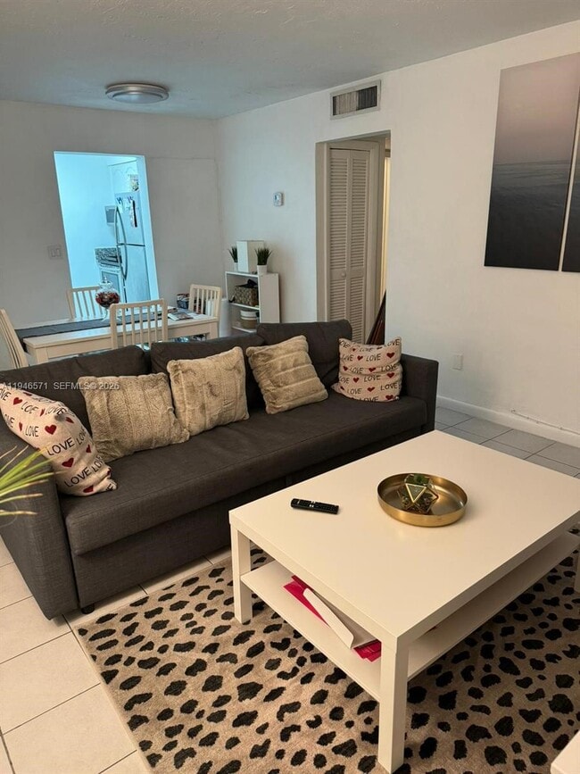 130 Mendoza Ave in Coral Gables, FL - Building Photo - Building Photo