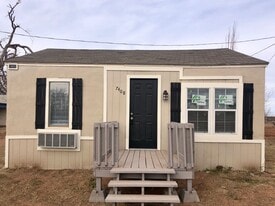 7408 18th St in Lubbock, TX - Building Photo