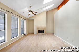 8633 Datapoint Dr in San Antonio, TX - Building Photo - Building Photo