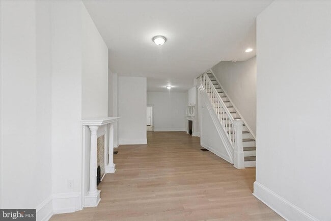 property at 2054 W Glenwood Ave