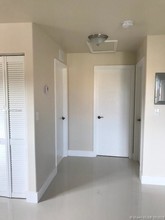 1375 SW 6th St-Unit -2 in Miami, FL - Foto de edificio - Building Photo
