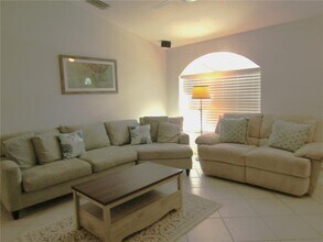 142 Solana St in North Port, FL - Building Photo - Building Photo