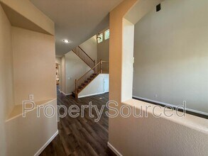 2080 Picadilly Ct in Manteca, CA - Foto de edificio - Building Photo