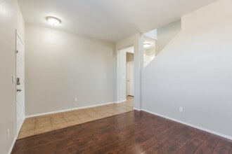 7439 W Maldonado Rd in Phoenix, AZ - Foto de edificio - Building Photo