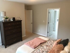1207 Oak Haven Dr in Salisbury, NC - Building Photo - Building Photo