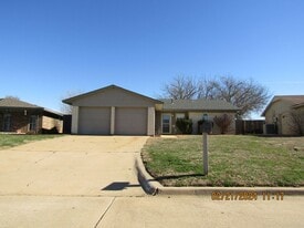 4734 SE Sunnymeade in Lawton, OK - Building Photo