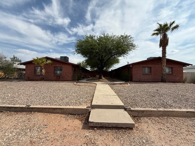 2536 E Linden St in Tucson, AZ - Building Photo - Building Photo