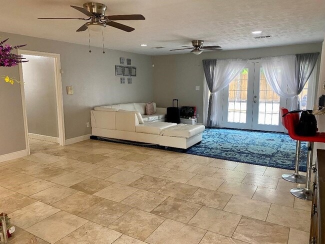 property at 2419 Briarlee Dr
