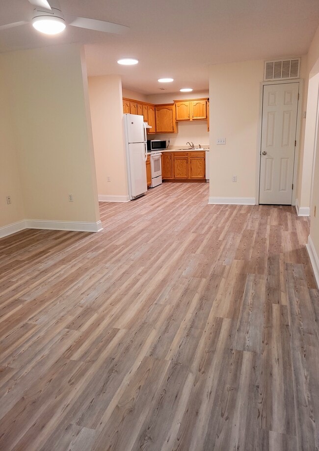 12 Krista Cir, Unit C in Candler, NC - Building Photo - Building Photo