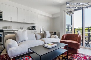 4609 Union Bay Pl NE in Seattle, WA - Building Photo