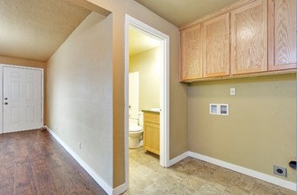 1148-1268 Kennedy St in Woodburn, OR - Building Photo - Interior Photo