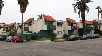 124 8th St Apartments